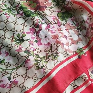 Gucci Blooms Silk Scarf